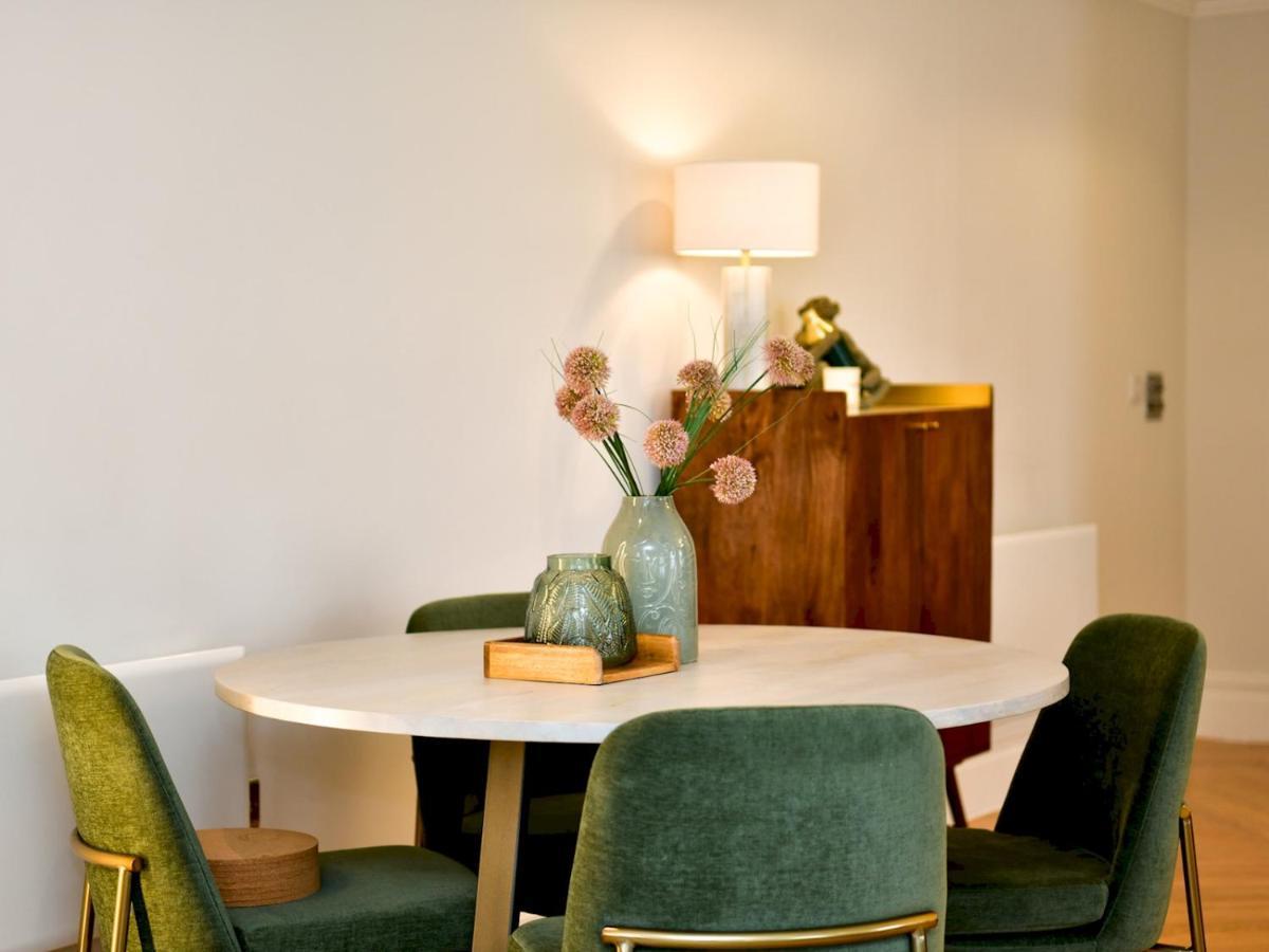 Pass The Keys Beautiful 2 Bed Apartment With Parking In The Bay Cardiff Bagian luar foto