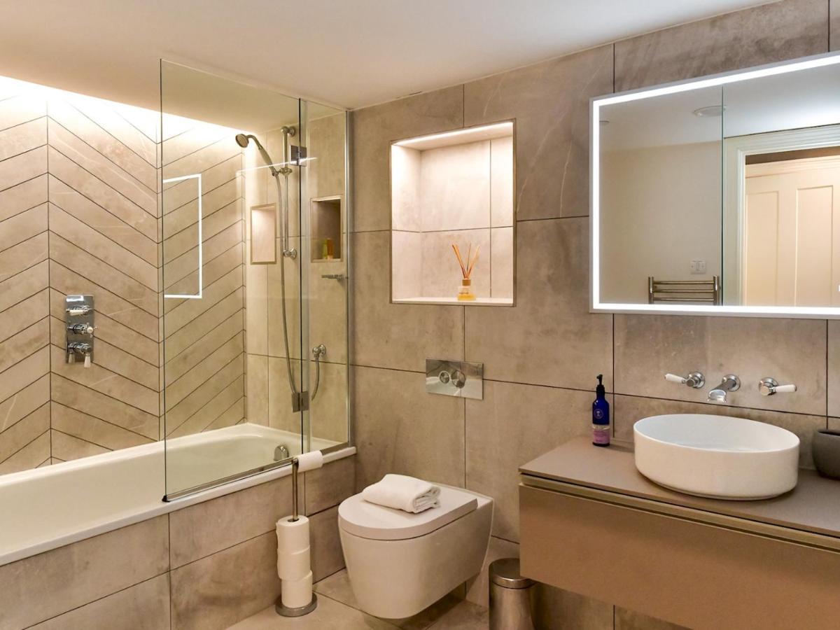 Pass The Keys Beautiful 2 Bed Apartment With Parking In The Bay Cardiff Bagian luar foto