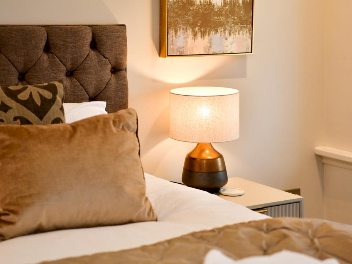 Pass The Keys Beautiful 2 Bed Apartment With Parking In The Bay Cardiff Bagian luar foto