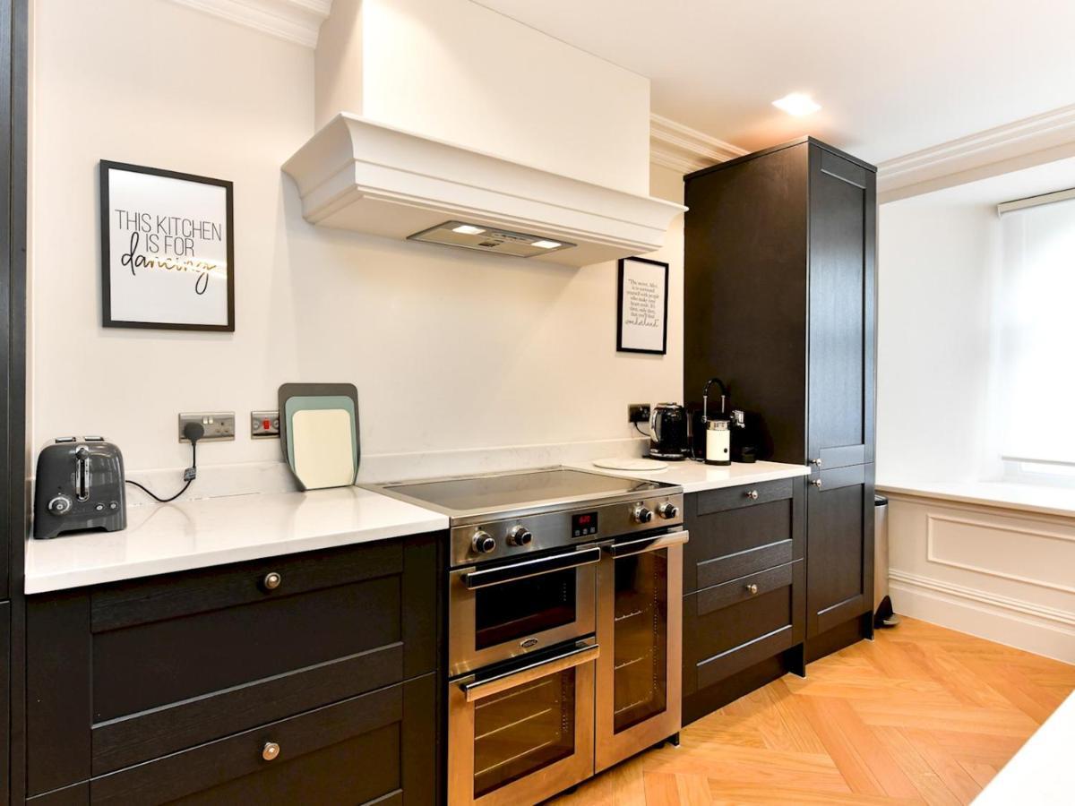 Pass The Keys Beautiful 2 Bed Apartment With Parking In The Bay Cardiff Bagian luar foto