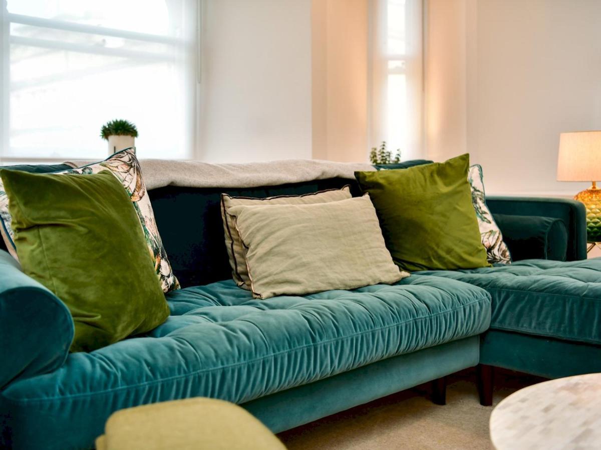 Pass The Keys Beautiful 2 Bed Apartment With Parking In The Bay Cardiff Bagian luar foto